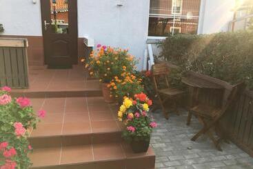 پانسیون Nida Guesthouse At Loreta