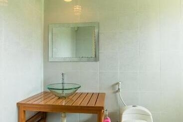 هتل Krabi Home Town Boutique
