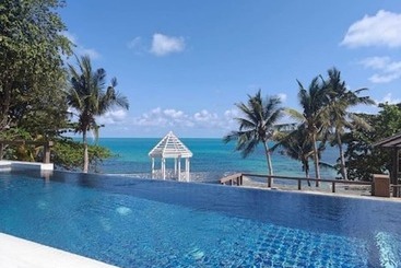 استراحتگاه Bhundhari Residence Koh Samui