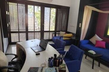 استراحتگاه Bhundhari Residence Koh Samui
