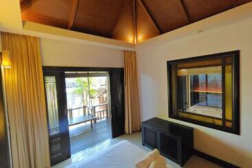 استراحتگاه Bhundhari Residence Koh Samui
