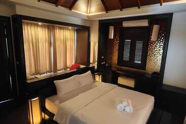 استراحتگاه Bhundhari Residence Koh Samui