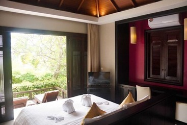 استراحتگاه Bhundhari Residence Koh Samui