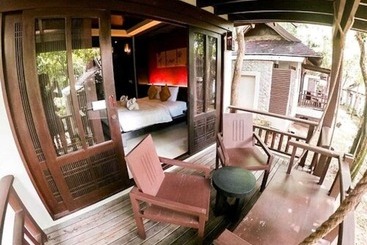 استراحتگاه Bhundhari Residence Koh Samui