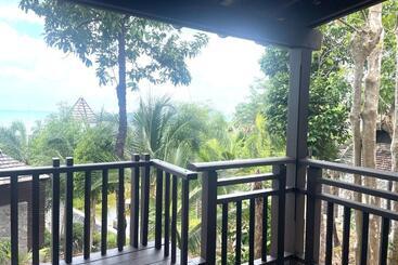 استراحتگاه Bhundhari Residence Koh Samui