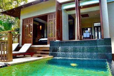 استراحتگاه Bhundhari Residence Koh Samui