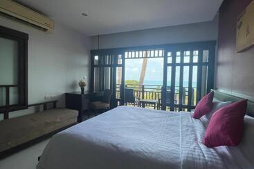 استراحتگاه Bhundhari Residence Koh Samui