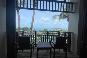 استراحتگاه Bhundhari Residence Koh Samui