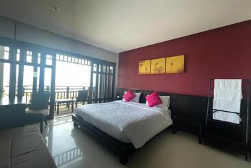 استراحتگاه Bhundhari Residence Koh Samui