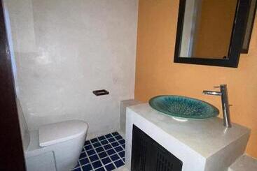 استراحتگاه Bhundhari Residence Koh Samui