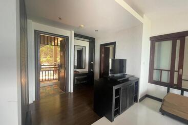 استراحتگاه Bhundhari Residence Koh Samui