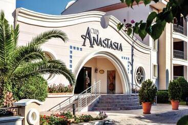 Club Anastasia   Family