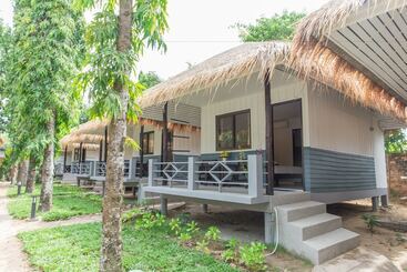 هتل Adarin Beach Resort
