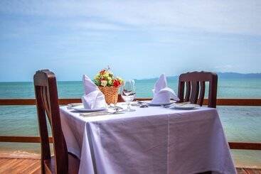 هتل Adarin Beach Resort