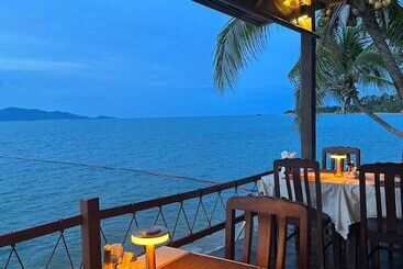 هتل Adarin Beach Resort