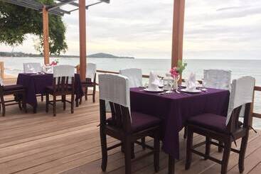 هتل Adarin Beach Resort