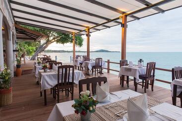 هتل Adarin Beach Resort