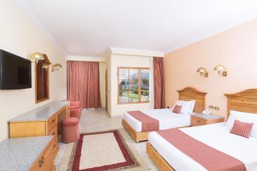 هتل Aladdin Beach Resort