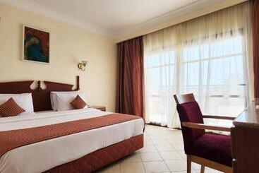 هتل Aladdin Beach Resort