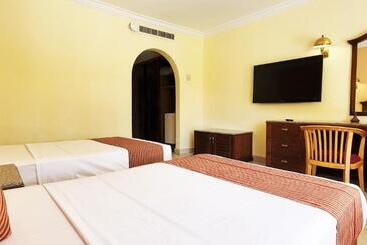 هتل Aladdin Beach Resort