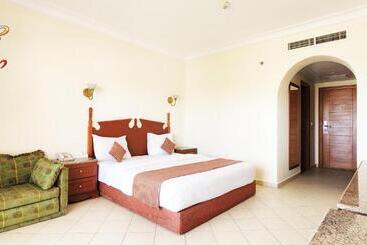 هتل Aladdin Beach Resort