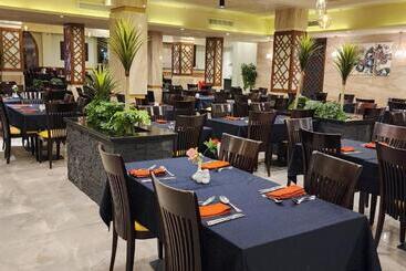 هتل Aladdin Beach Resort