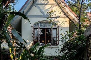 هتل Ariyasom Villa
