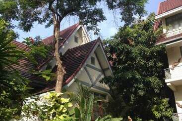 هتل Ariyasom Villa