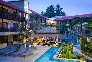 هتل Baan Karon Resort