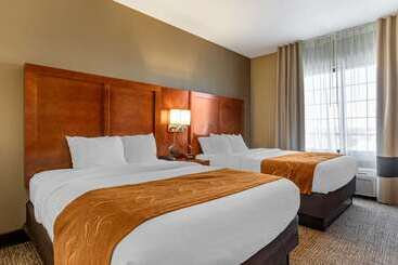 هتل Comfort Suites Grand Rapids South