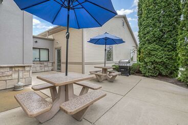 هتل Comfort Suites Lake Geneva East