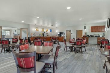 هتل Comfort Suites Lake Geneva East