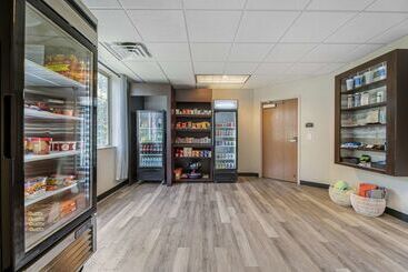 هتل Comfort Suites Lake Geneva East