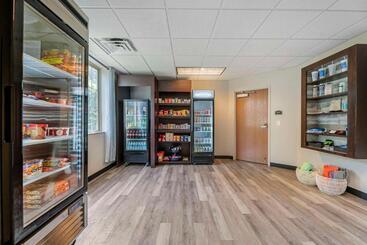 هتل Comfort Suites Lake Geneva East