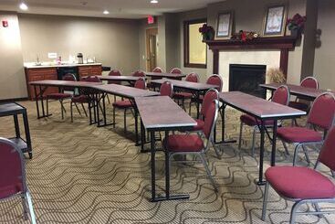 هتل Comfort Suites Lake Geneva East