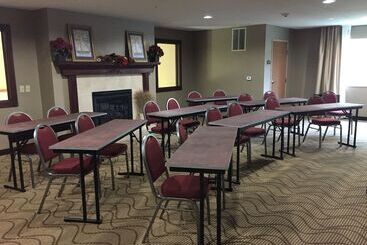 هتل Comfort Suites Lake Geneva East