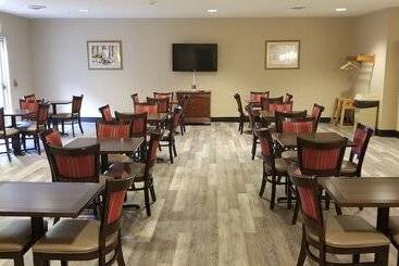 هتل Comfort Suites Lake Geneva East