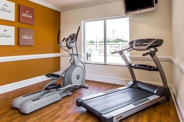 هتل Comfort Suites