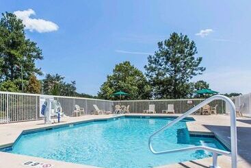 هتل Comfort Suites