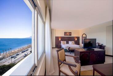 هتل Crowne Plaza Antalya, An Ihg
