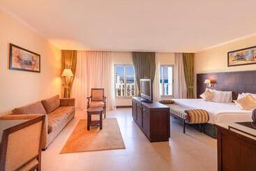 هتل Crowne Plaza Antalya, An Ihg