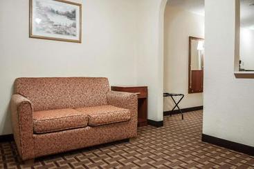 هتل Econo Lodge Midtown Albuquerque