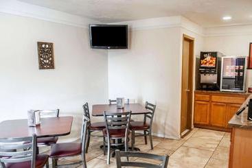 هتل Econo Lodge Midtown Albuquerque