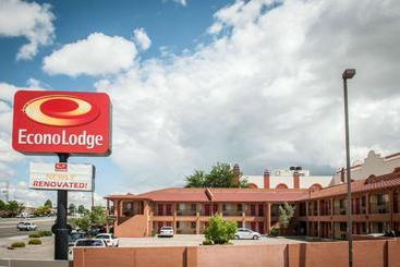 هتل Econo Lodge Midtown Albuquerque