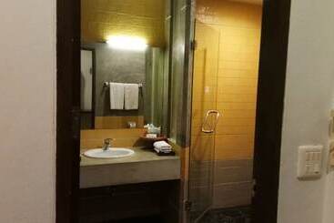 هتل Golden Pine Beach Resort