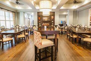 هتل Hampton Inn & Suites Savannah Historic District