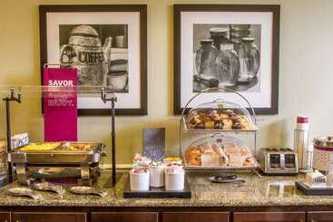 هتل Hampton Inn & Suites Savannah Historic District