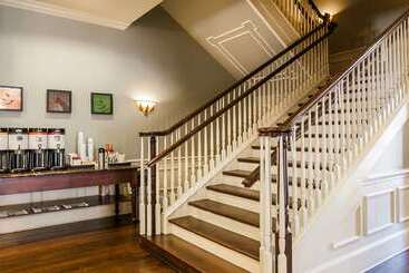 هتل Hampton Inn & Suites Savannah Historic District