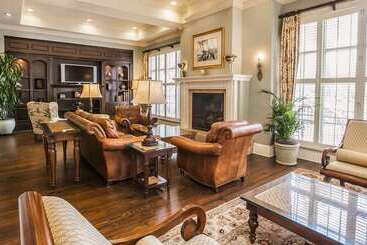 هتل Hampton Inn & Suites Savannah Historic District