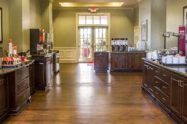 هتل Hampton Inn & Suites Savannah Historic District